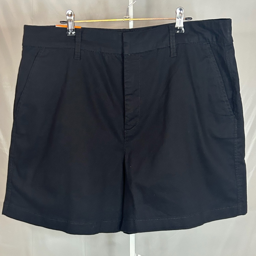 Gloria Vanderbilt Amanda Black Chino Shorts Size 16 Stretch Casual Summer